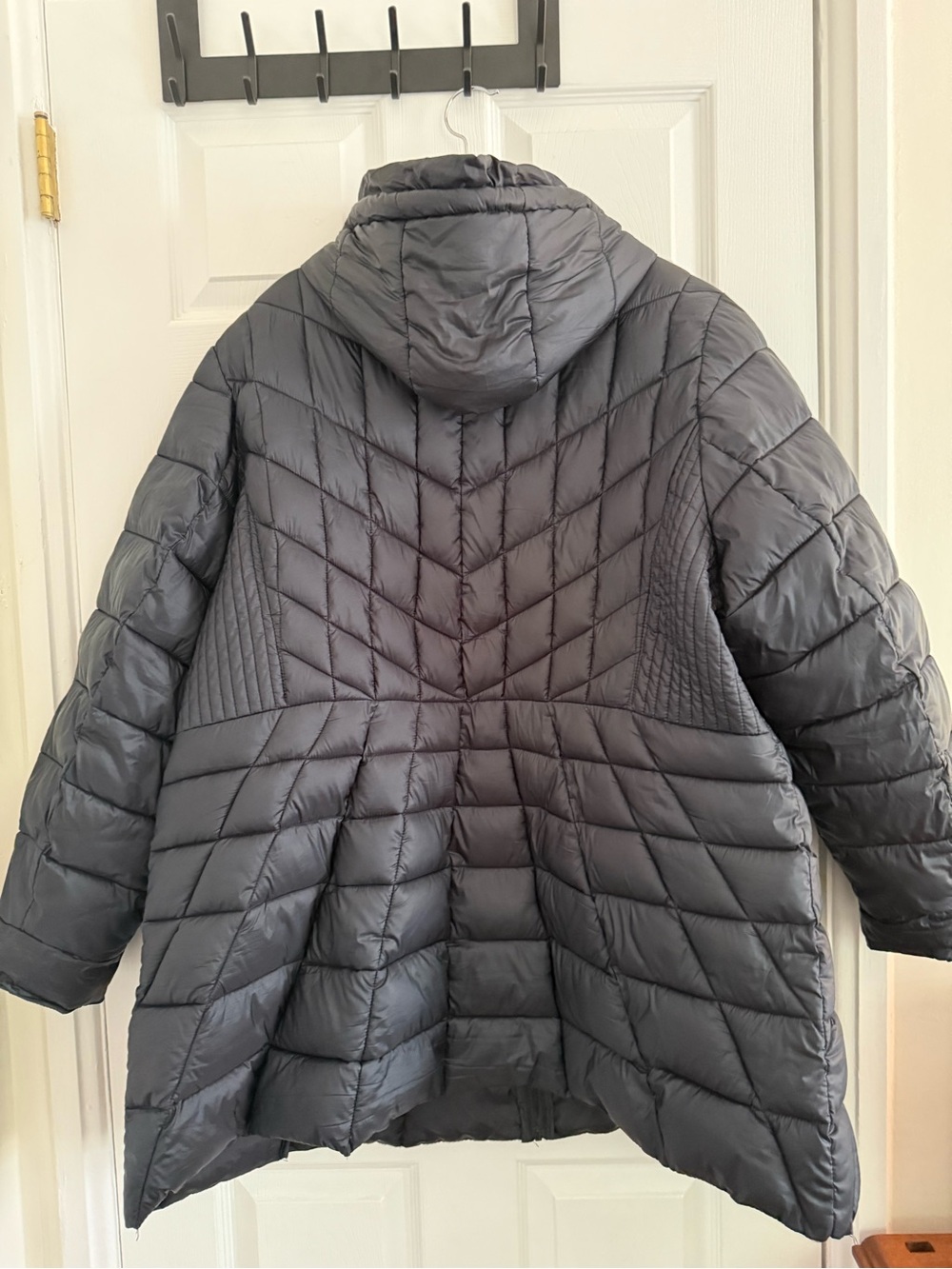 Lane Bryant Black Quilted Hooded Puffer Coat with Gold Hardware - 26/28 - Picture 5 of 13